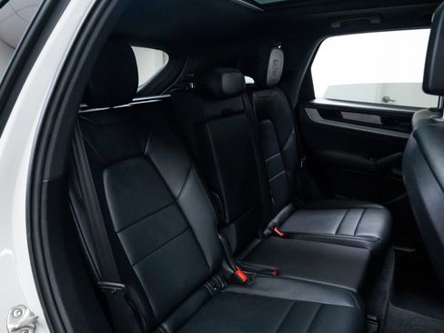 Used 2024 Porsche Cayenne AWD/4WD image 21