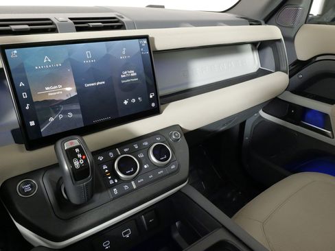 Used 2022 Land Rover Defender 110 SE image 46