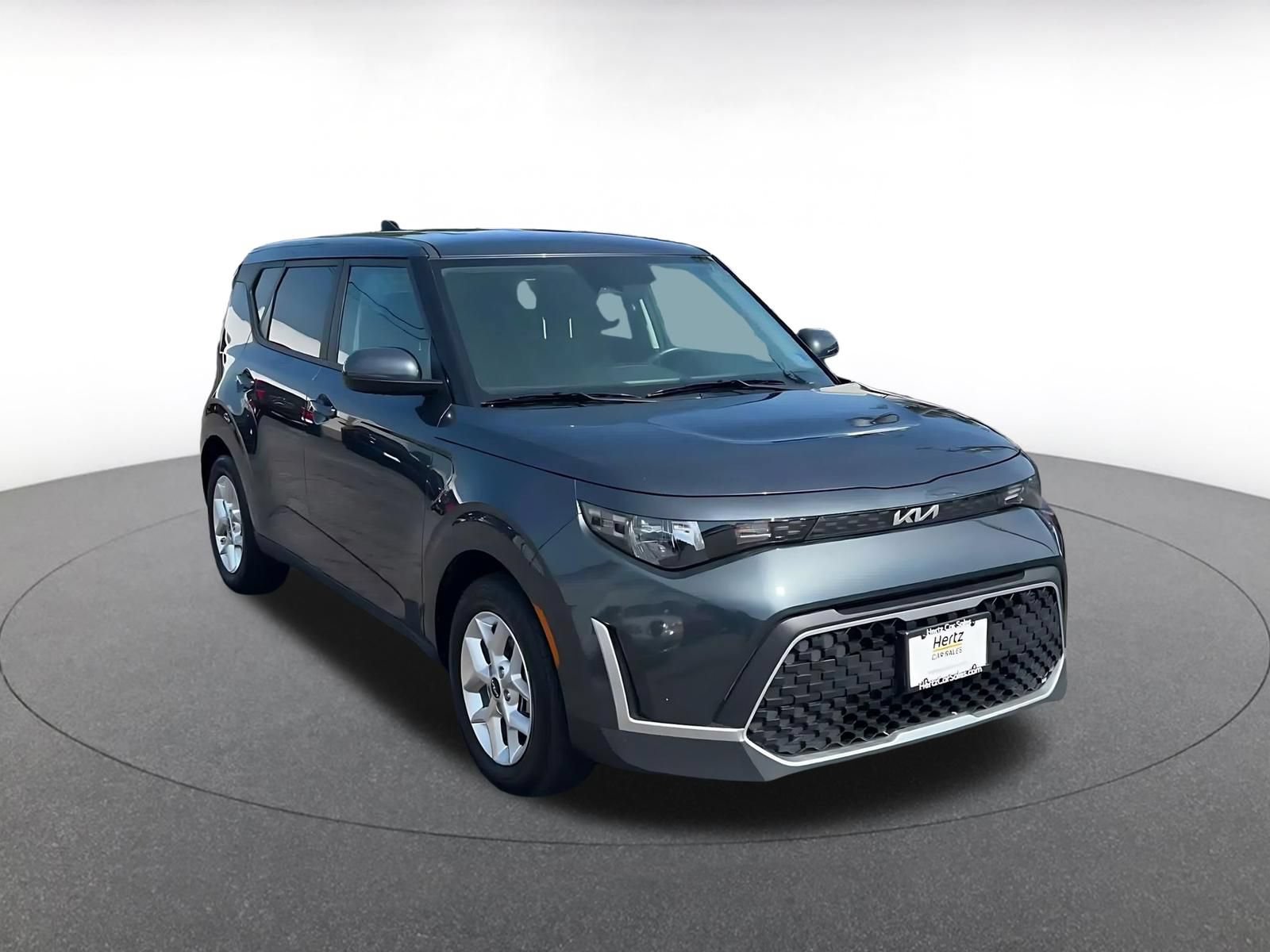 Used 2025 Kia Soul LX w/ LX Technology Package FWD image 3