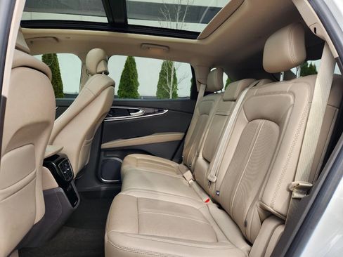 Used 2021 Lincoln Nautilus Reserve w/ Equipment Group 201A image 10