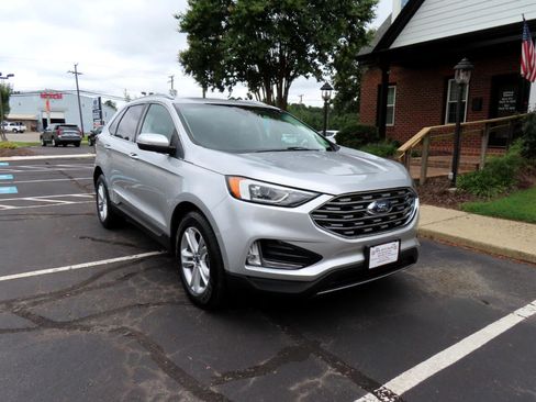 Used 2019 Ford Edge SEL image 11