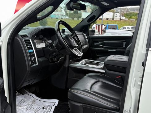 Used 2017 RAM 3500 Laramie Longhorn image 5