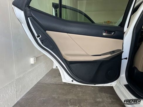 Used 2018 Lexus IS 300 image 54