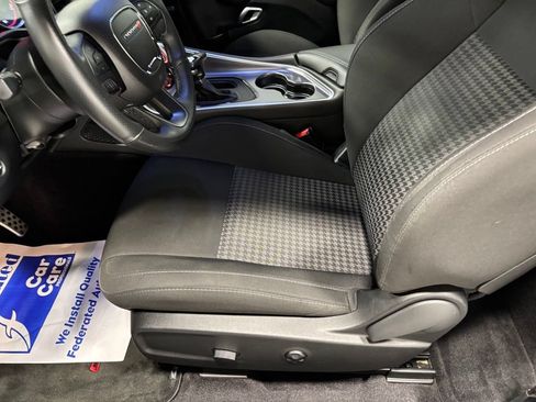 Used 2018 Dodge Challenger Scat Pack RWD image 13
