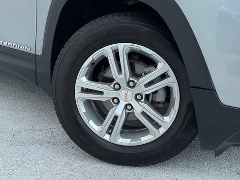 Used 2024 GMC Terrain SLE FWD image 6