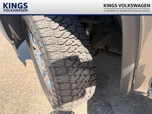Used 2018 GMC Sierra 2500 Denali w/ Duramax Plus Package AWD/4WD image 27