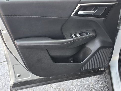 Used 2024 Mitsubishi Outlander SE FWD image 36