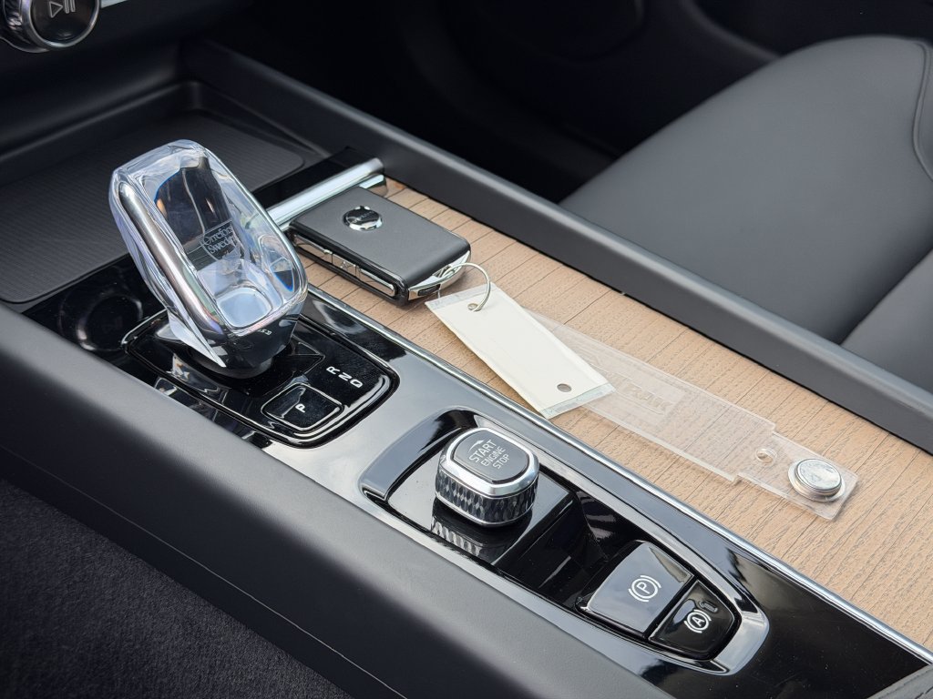 Certified 2026 Volvo XC60 B5 Plus AWD/4WD image 23