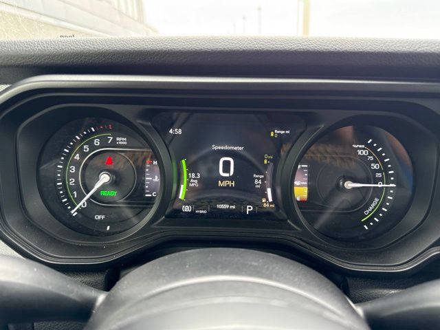 Used 2024 Jeep Wrangler Unlimited w/ Convenience Group AWD/4WD image 17