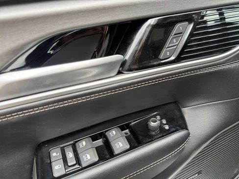 Used 2025 Jeep Wagoneer L Series II AWD/4WD image 20