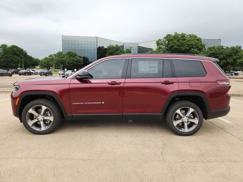 New 2026 Jeep Grand Cherokee L Limited RWD image 3