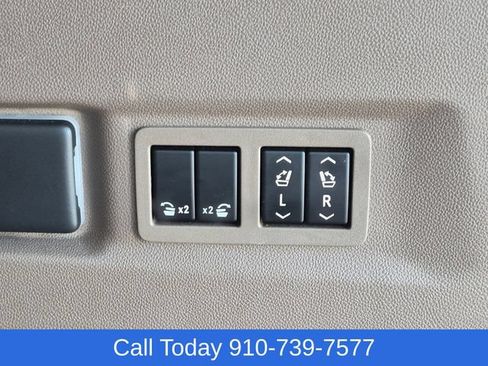 Used 2023 GMC Yukon XL Denali AWD/4WD image 38