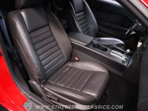 Used 2005 Ford Mustang GT RWD image 37