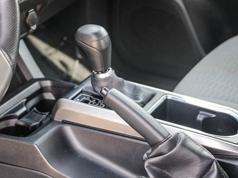 Used 2017 Toyota Tacoma SR5 w/ Tow Package image 3