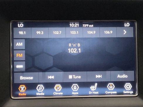 Used 2018 Jeep Grand Cherokee Laredo image 25