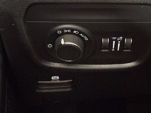 Used 2023 Jeep Grand Cherokee Altitude AWD/4WD image 32