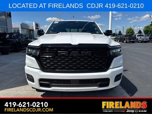 New 2026 RAM 1500 4x4 Crew Cab image 2