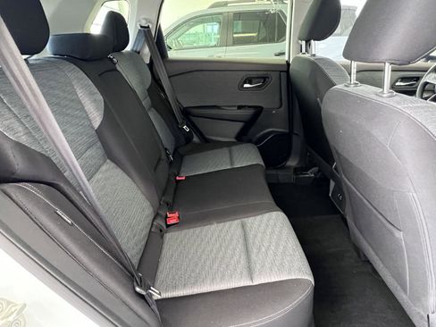 Used 2023 Nissan Rogue SV image 18