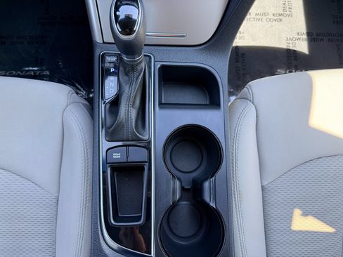 Used 2017 Hyundai Sonata SE FWD image 13