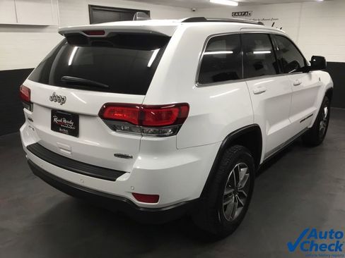 Used 2020 Jeep Grand Cherokee Laredo w/ Quick Order Package 2BN North image 11