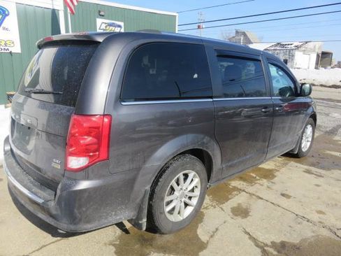 Used 2019 Dodge Grand Caravan SXT image 7