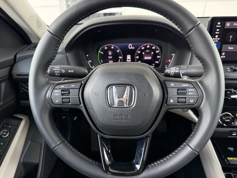Used 2024 Honda Accord Touring image 15