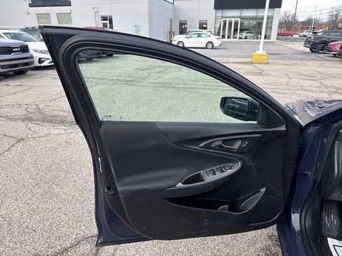 Used 2025 Chevrolet Malibu LT image 17