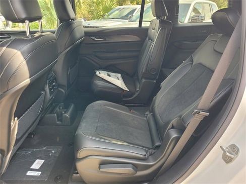 New 2026 Chrysler Pacifica Limited image 42