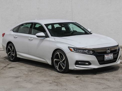 Used 2019 Honda Accord Sport image 3