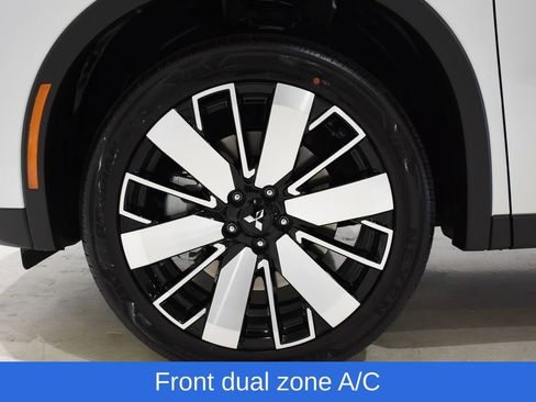 New 2025 Mitsubishi Outlander SE image 6