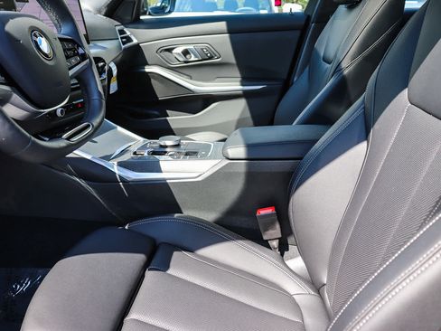 Used 2026 BMW 330i Sedan w/ Convenience Package RWD image 18