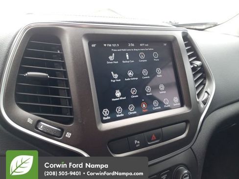 Used 2021 Jeep Cherokee Trailhawk image 16