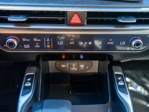 New 2025 Kia Sorento X-Line EX image 24