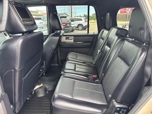 Used 2017 Ford Expedition XLT w/ Equipment Group 202A AWD/4WD image 10