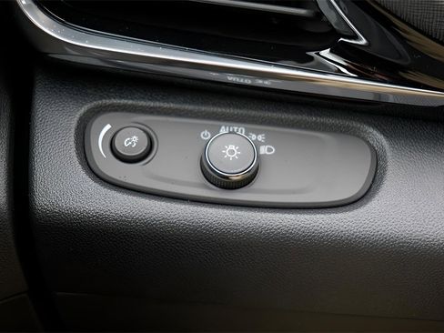 New 2026 Buick Envista Sport Touring image 18