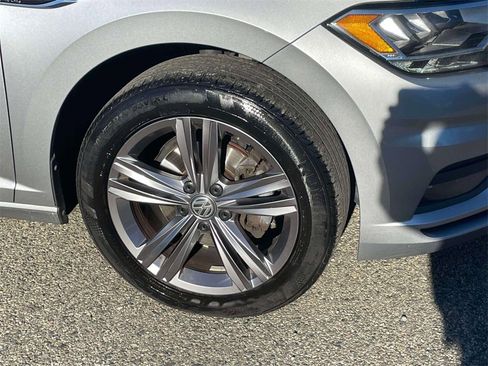 Used 2019 Volkswagen Jetta R-Line image 9
