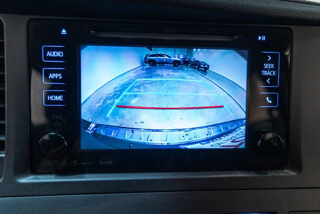 Used 2017 Toyota Sienna SE FWD image 27