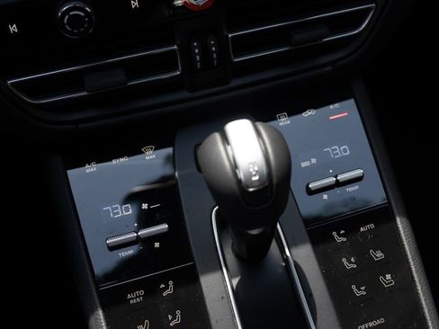 Certified 2026 Porsche Macan image 26