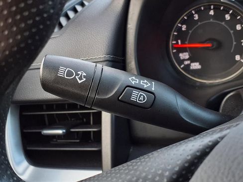 Used 2023 GMC Terrain SLE w/ Elevation Edition image 15