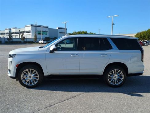 Used 2024 Cadillac Escalade Premium Luxury image 7