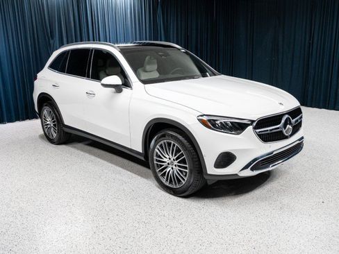 New 2026 Mercedes-Benz GLC 300 4MATIC image 3