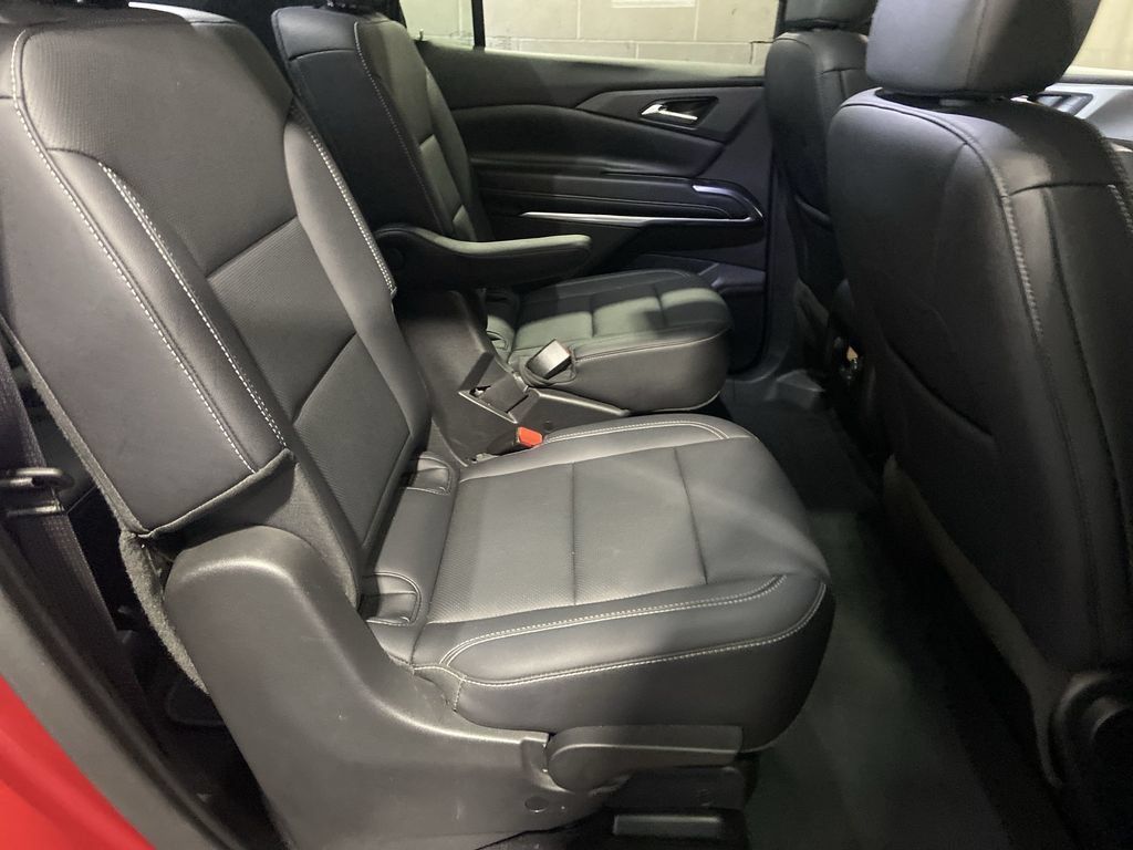 Certified 2025 Chevrolet Traverse LT AWD/4WD image 26