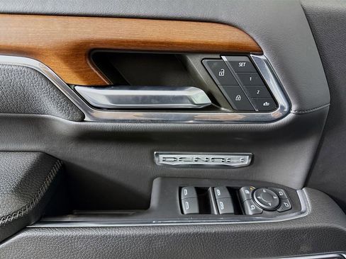 Used 2023 GMC Sierra 1500 Denali w/ Denali Reserve Package image 18