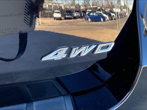 Used 2025 Ford Explorer ST-Line image 9