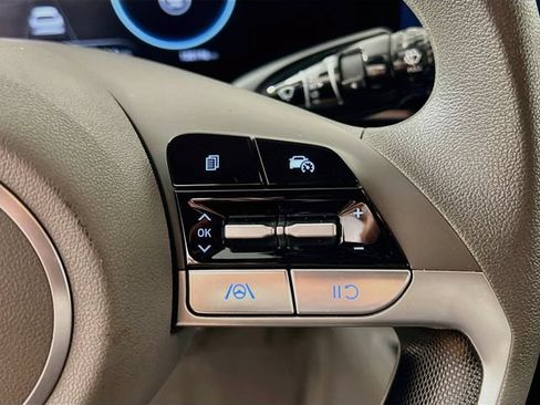 Used 2024 Hyundai Elantra SEL FWD image 31