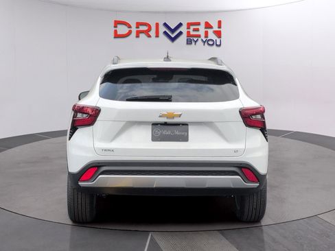 New 2026 Chevrolet Trax LT w/ Driver Confidence Package image 4