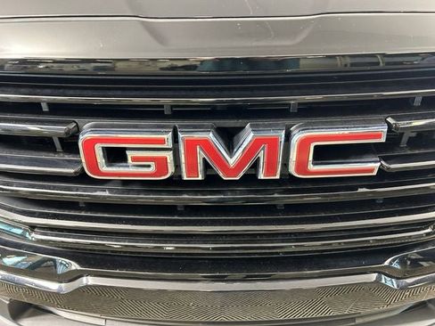 Used 2024 GMC Terrain SLE w/ Driver Convenience Package AWD/4WD image 10