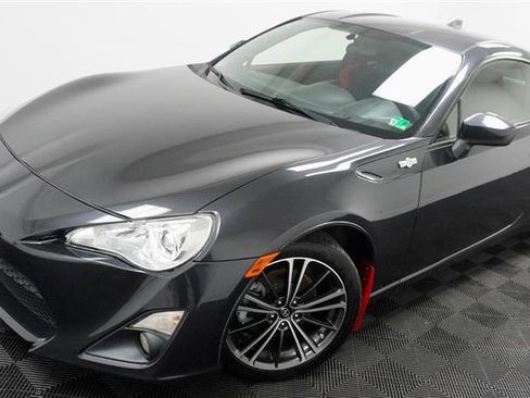 Used 2015 Scion FR-S image 2