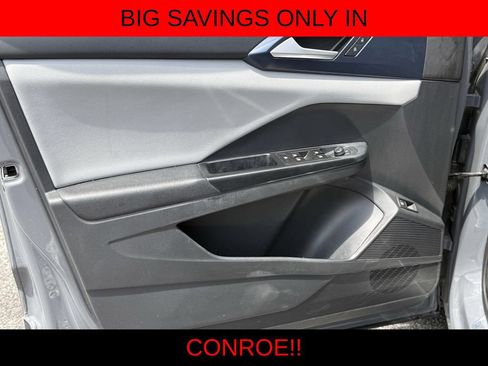 Used 2023 Volkswagen Taos SE FWD image 10
