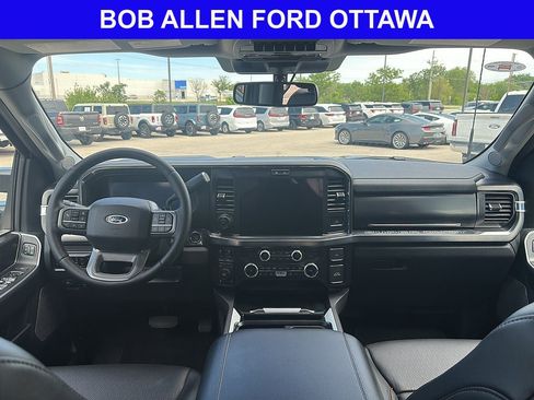 Used 2025 Ford F350 Lariat w/ Lariat Ultimate Package AWD/4WD image 18